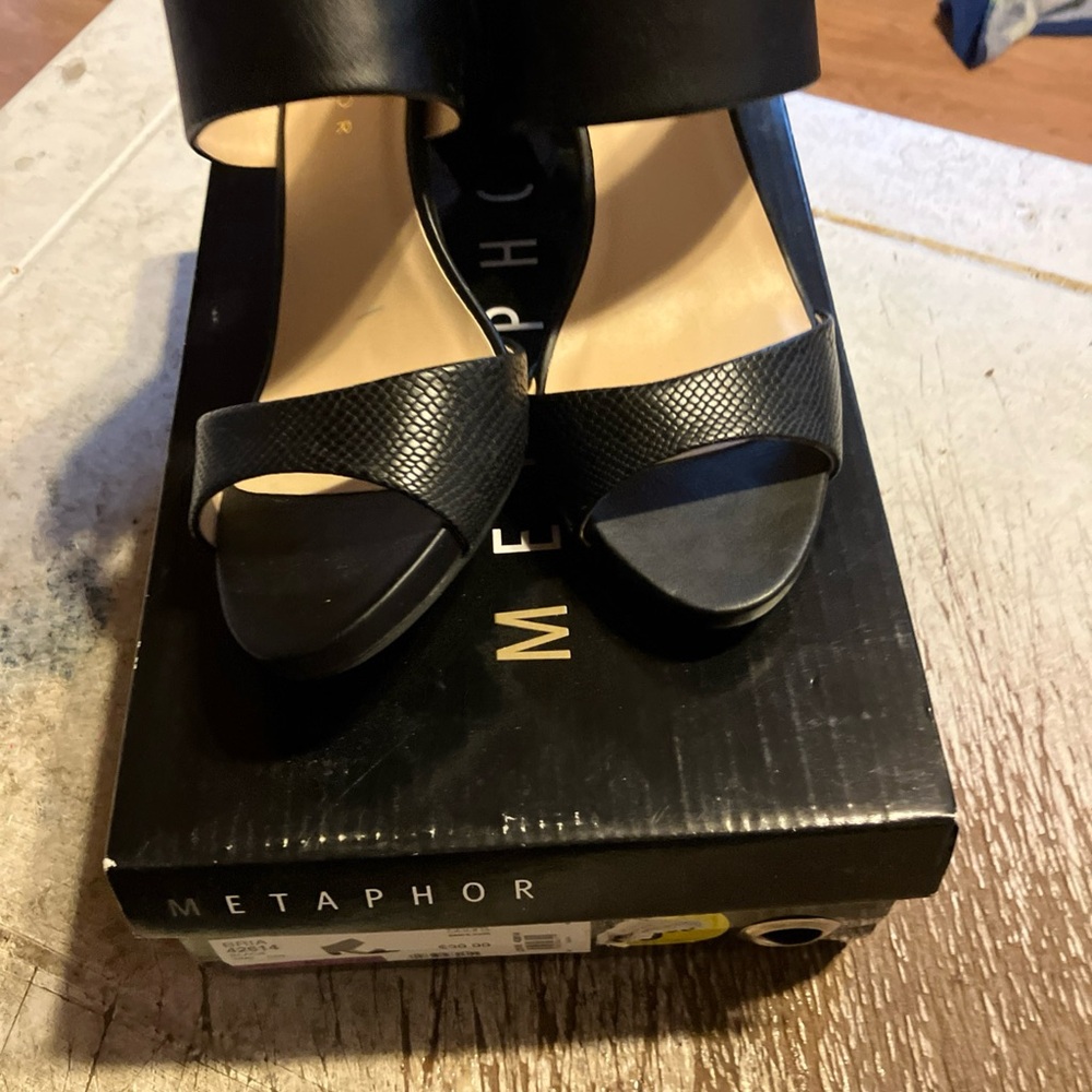 Metaphor Black Textured Leather Open-Toe Mules - Picture 2 of 8